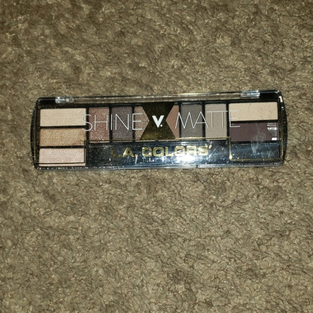 Shine v. Matte Pallet